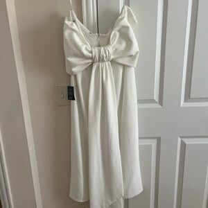 Elegant White Strapless Dress with Back Bow Detail